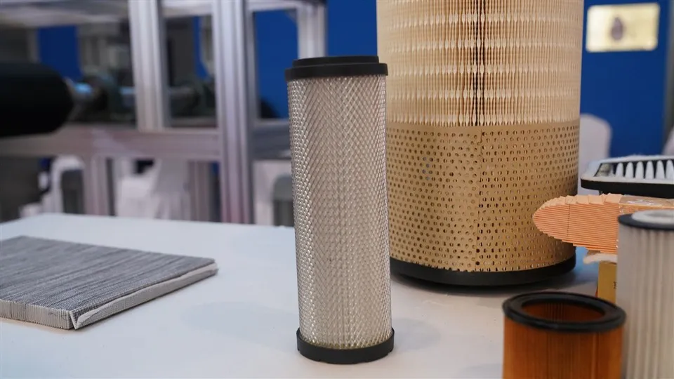 Filter zraka motora P185069 P527682 RS3518 AF25139M C341300 za teške kamione